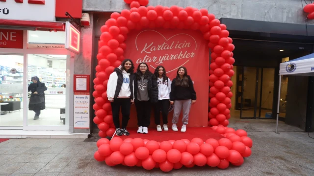 Kartal’da 14 Şubat Temalı Kadın Emeği Pazarı Açıldı