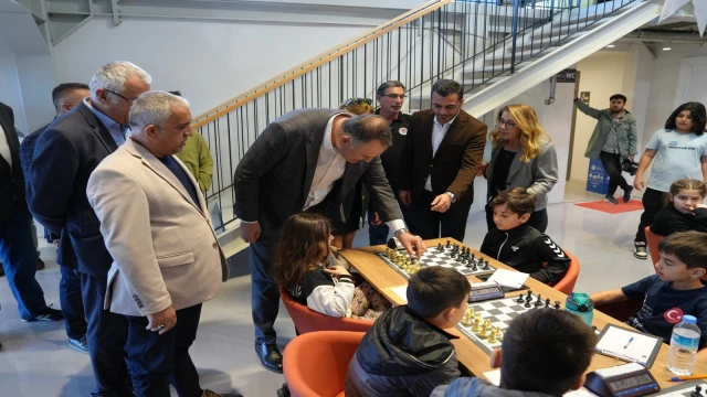 Kartal’da ‘23 Nisan Ulusal Egemenlik ve Çocuk Bayramı Satranç Turnuvası’nda Hamleler Yarıştı