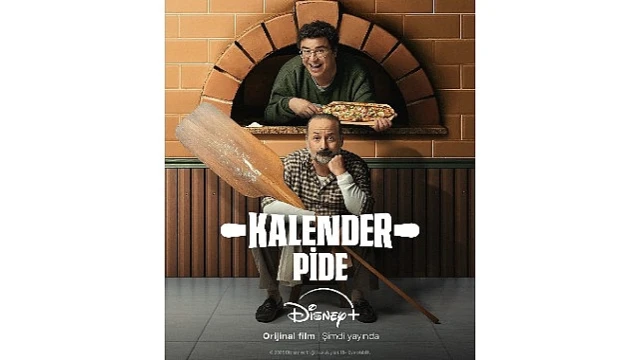 Tolga Çevik ve İbrahim Büyükak’ın başrollerinde yer aldığı, ailecek keyifle izlenebilecek yeni orijinal film &apos;Kalender Pide’ şimdi Disney+’ta yayında.