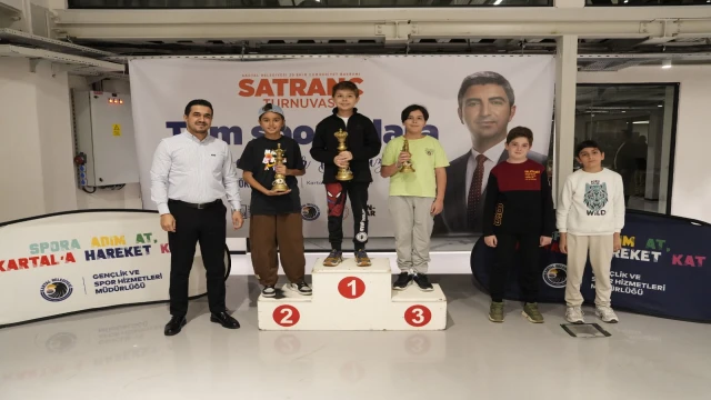 KARTAL’DA CUMHURİYET COŞKUSU SATRANÇ TAHTASINDA BULUŞTU