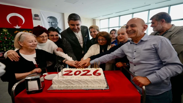 Kartal Belediyesi’nden Huzurevi Sakinlerine Yeni Yıl Etkinliği