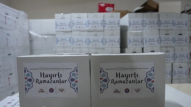 Maltepe’de ramazan sofraları dayanışmayla kuruluyor