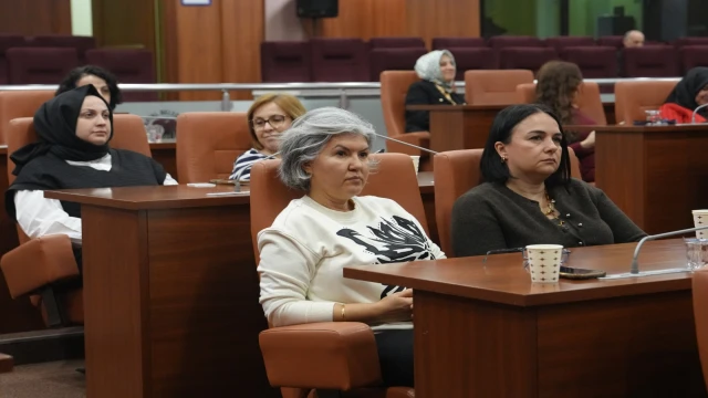 Kartal Belediyesi’nden Kadın İstihdamında Engelleri Aşan Eğitim: “Cam Tavan Sendromu”