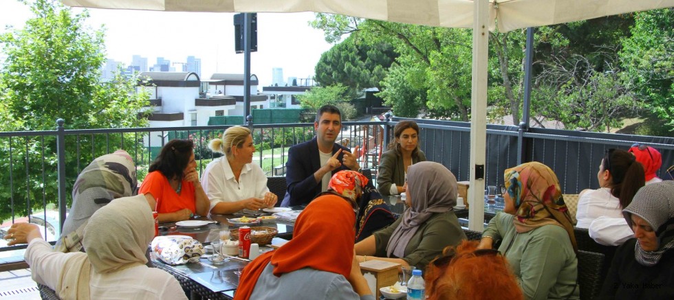 KARTAL BELEDİYESİ'NDEN KADINLARA KENT TURU KARTAL BELEDİYESİ'NDEN KADINLARA KENT TURU