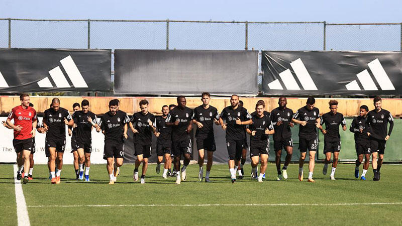 Beşiktaş'ta stoper ve sol bek kalmadı