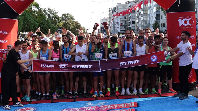 Cumhuriyet'in 100’üncü yılında Uluslararası Trabzon Yarı Maratonu koşuldu