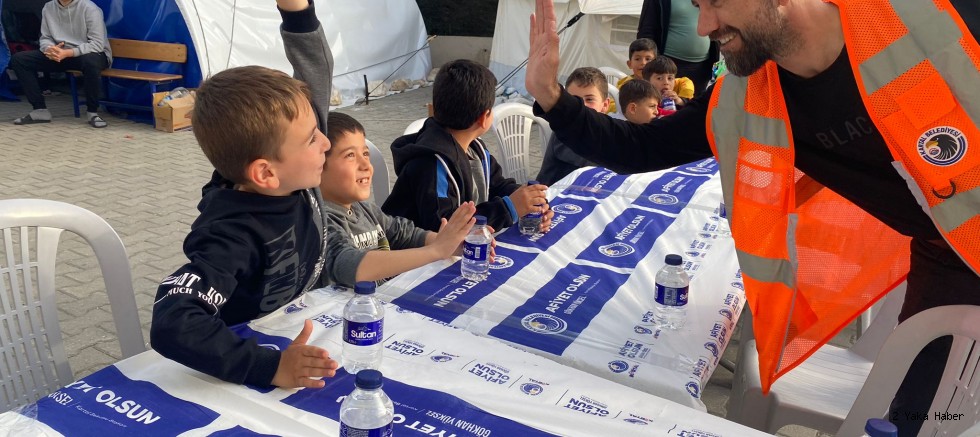 Kartal Belediyesi Deprem Bölgesi Hatay’da İftar Yemeği Vermeye Devam Ediyor
