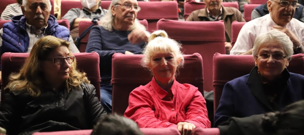 Kartal Belediyesi’ndenYaşlılara Saygı Haftası’nda Tiyatro Etkinliği