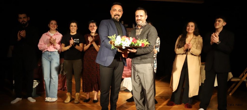 Kartal Belediyesi Tiyatro Tutkunlarına Renkli Bir Sezon Sunmaya Devam Ediyor