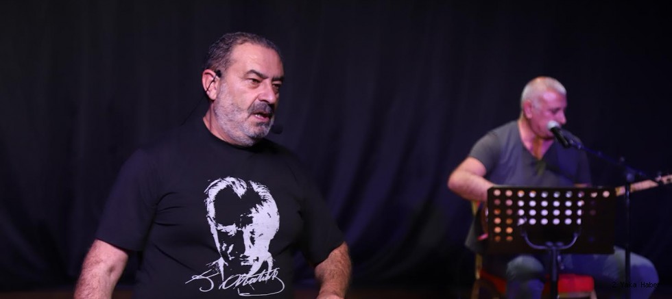 Kartal’da Cumhuriyetin 100. Yıl Coşkusu, Şiir ve Türkülerle Bir kez Daha Yaşandı