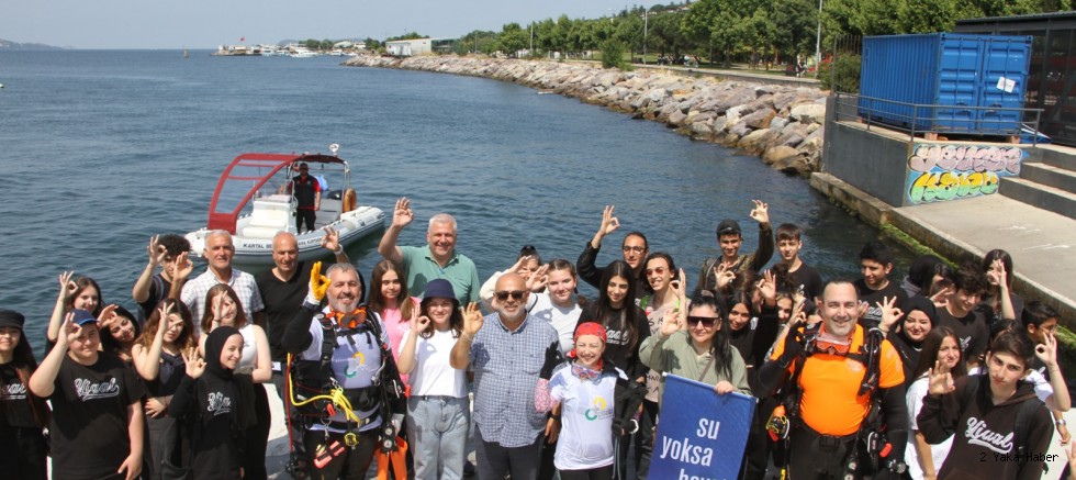 Kartal’da, Dalgıçlar Deniz Temizliği Yaptı