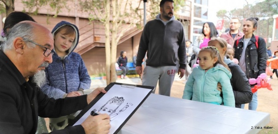 KARTALLI ÇOCUKLARA KARNE HEDİYESİ