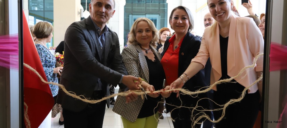 Kartallı Öğrencilerden Retro Sanat Sergisi