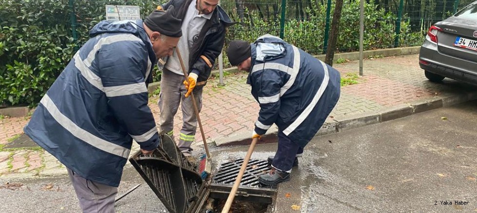 Türkiye ve İstanbul genelinde yaşanan olumsuz hava koşulları ve yoğun yağışla birlikte Kartal Belediyesi çalışmalarını ilçe genelinde aralıksız sürdürüyor.