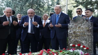 Erdoğan’dan Türkeş’in kabrine ziyaret