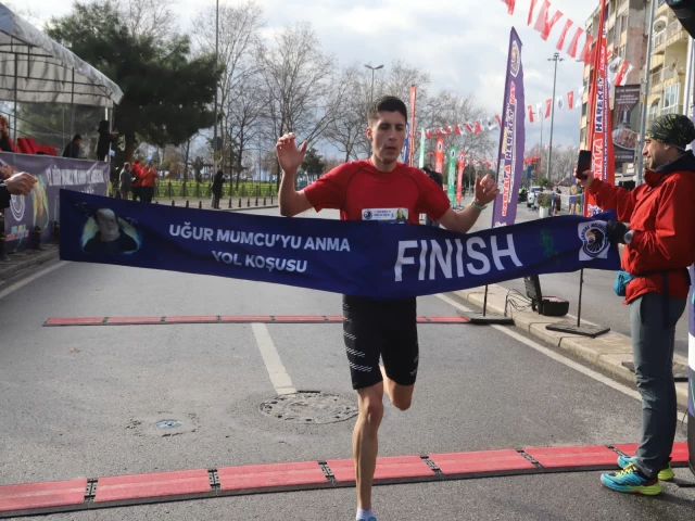 13. Uğur Mumcu’yu Anma Koşusu Kartal’da Yapıldı